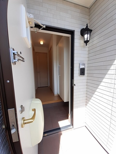 物件内観写真13　(玄関)