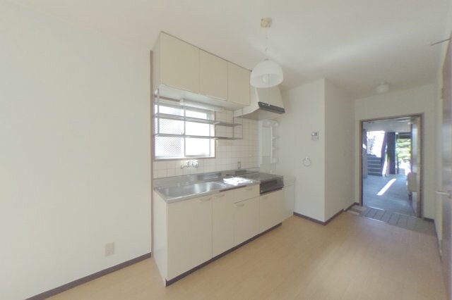 物件内観写真4　(現況が相違する場合は現況を優先致します。)