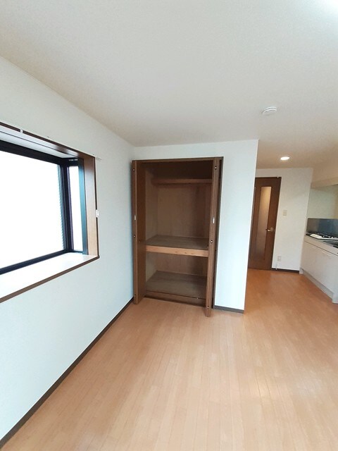 物件内観写真8　(収納)