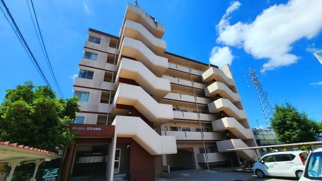 物件外観写真1　(現況が相違する場合は現況を優先致します。)