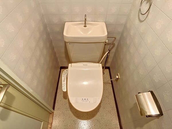 トイレ(2023.10撮影　現況が相違する場合は現況を優先致します。)