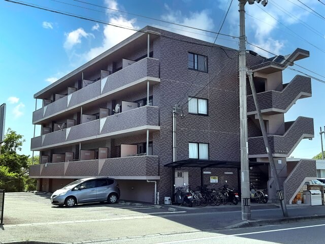 物件外観写真1　(現況が相違する場合は現況を優先致します。)