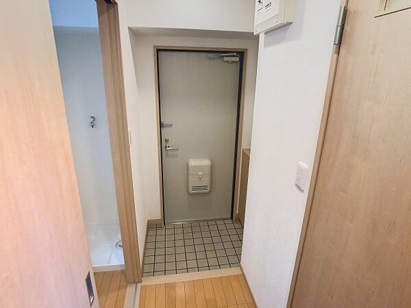 玄関(2025年10月撮影)