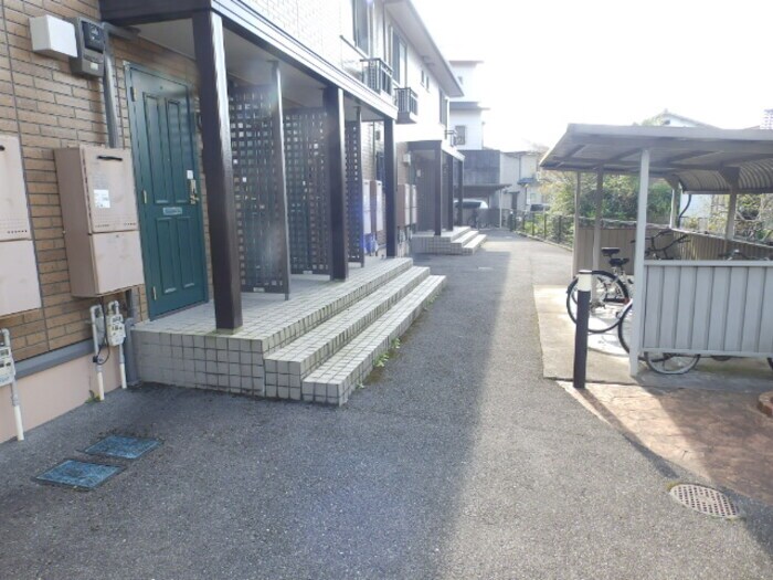 物件外観写真2　(エントランス)
