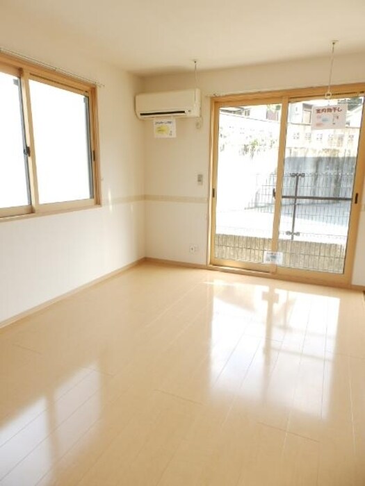 物件内観写真5　(LDK（エアコン付）)