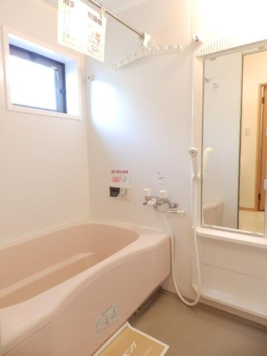 物件内観写真7　(浴室（追焚機能付）)