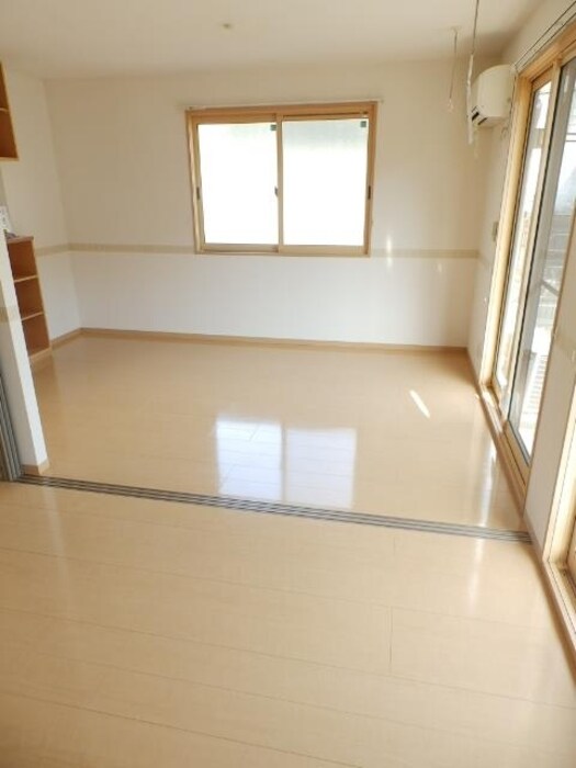 物件内観写真10　(洋室⇔LDK)