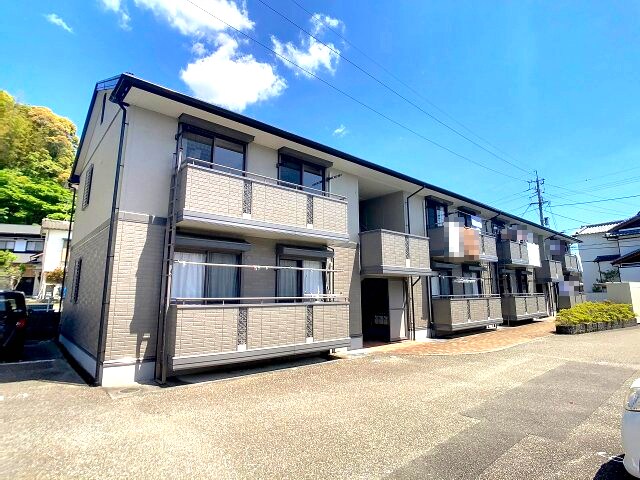 物件外観写真1　(2025年5月撮影)