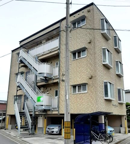 物件外観写真1　(2022年1月撮影)