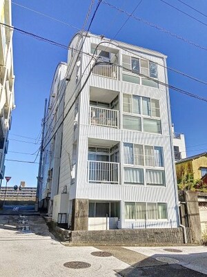 ヴィラ鏡川外観写真