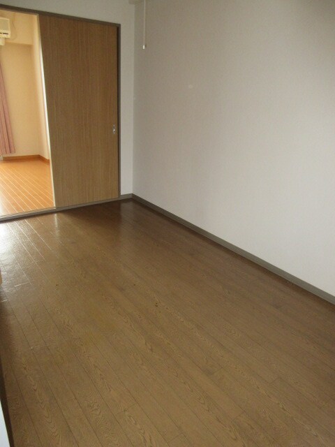 物件内観写真7　(現況が相違する場合は現況を優先致します。)