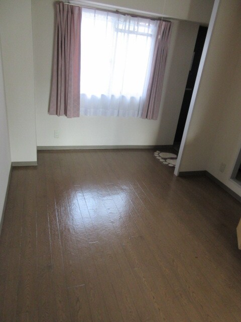 物件内観写真8　(現況が相違する場合は現況を優先致します。)