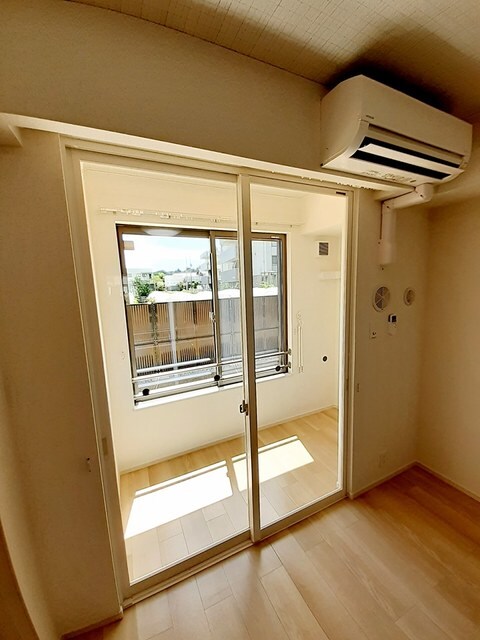 物件内観写真11　(※サンルーム)