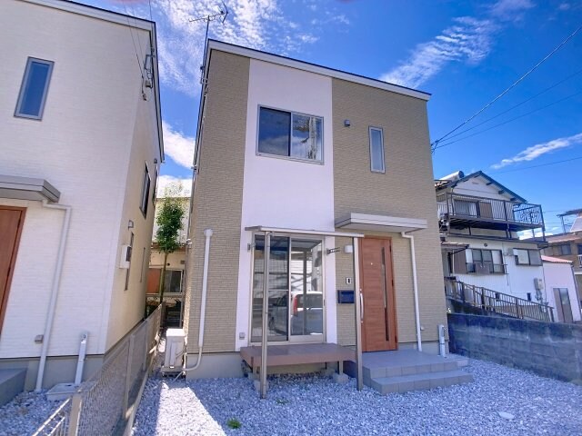 物件外観写真1　(2025年8月撮影※現況を優先します。)