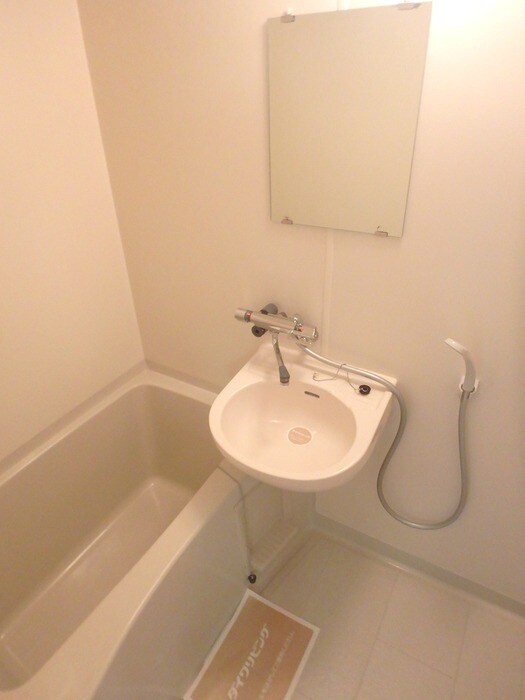 物件内観写真5　(バス・トイレ別)