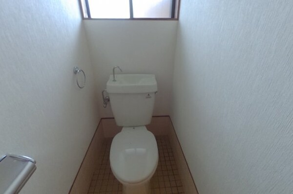 トイレ(現況が相違する場合は現況を優先致します。)