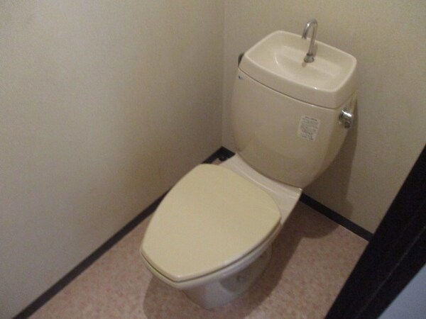 トイレ(2階別室の参考写真です。現況を優先します。（D202）)