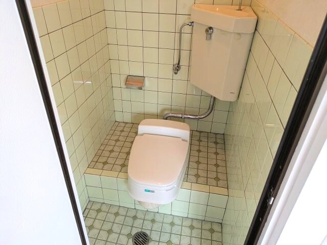 物件内観写真4　(2025年7月撮影　※洋式便座に変更　※現況を優先致します。)