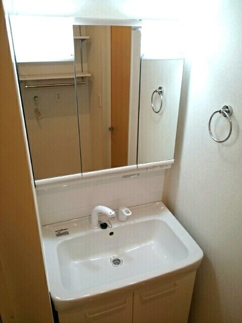 物件内観写真8　(洗面所)