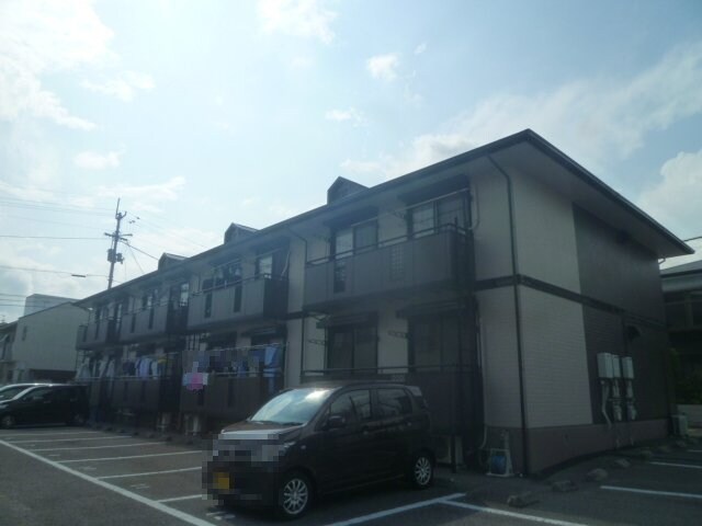 物件外観写真1　(現況が相違する場合は現況を優先致します。)