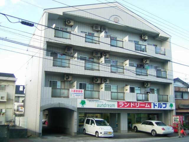 物件外観写真1　(現況が相違する場合は現況を優先致します。)