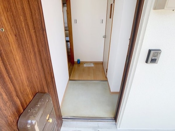 玄関(2025年8月撮影)