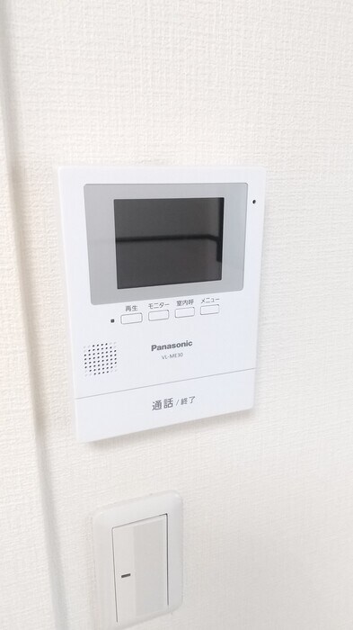 物件内観写真10　(TVモニター付きインターホン)