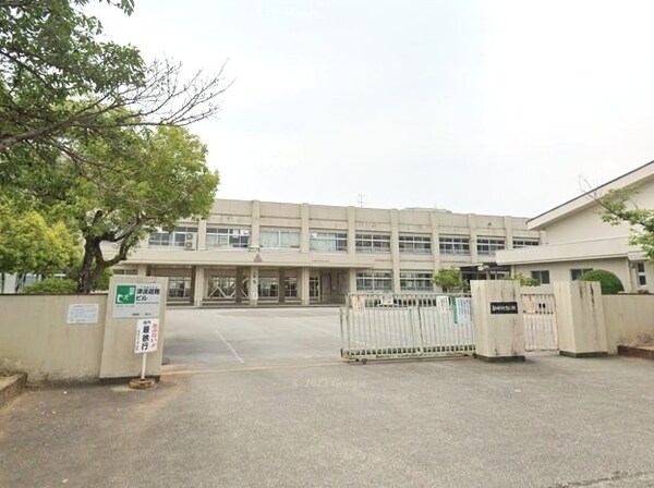 周辺環境(高知市立介良小学校 1026m)