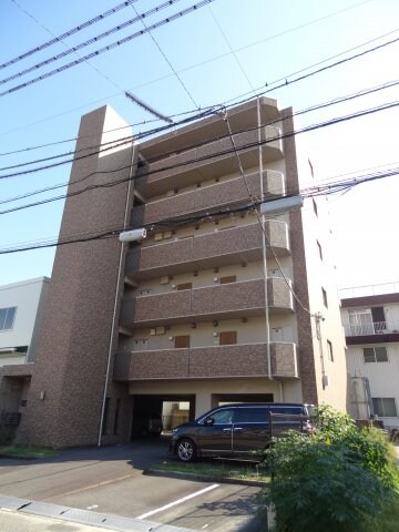 物件外観写真1　(2018年10月撮影)