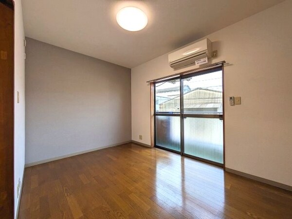 洋室(2025年7月撮影※現況を優先します。)