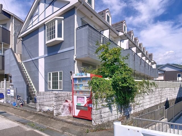 物件外観写真1　(現況が相違する場合は現況を優先致します。)