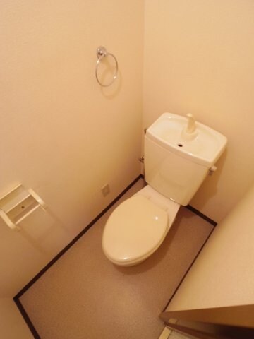 物件内観写真5　(トイレ)