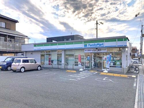 ファミリーマート 高知一ツ橋店