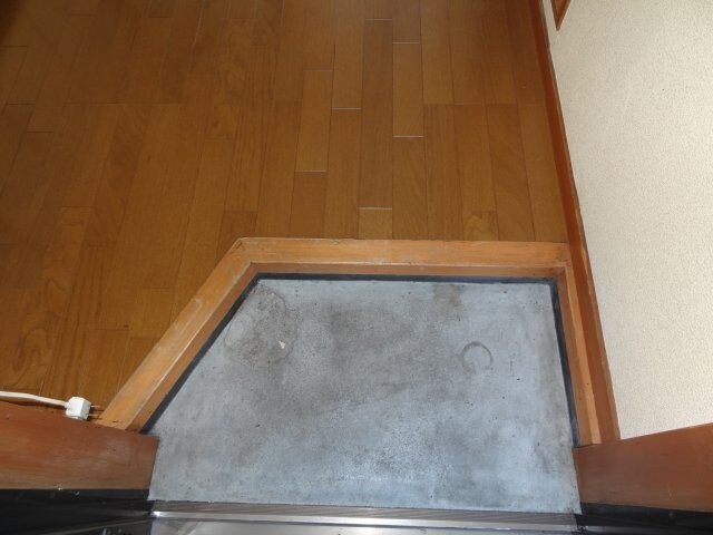 物件内観写真2　(同タイプ間取り別室の写真です(301)現況が相違する場合は現)