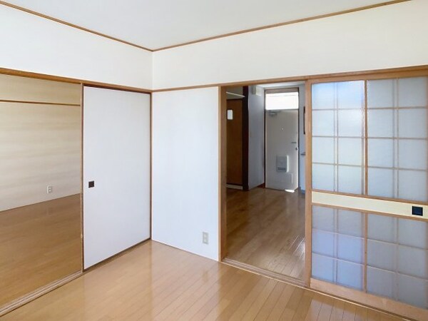 洋室(2025年7月撮影※現況を優先します。)