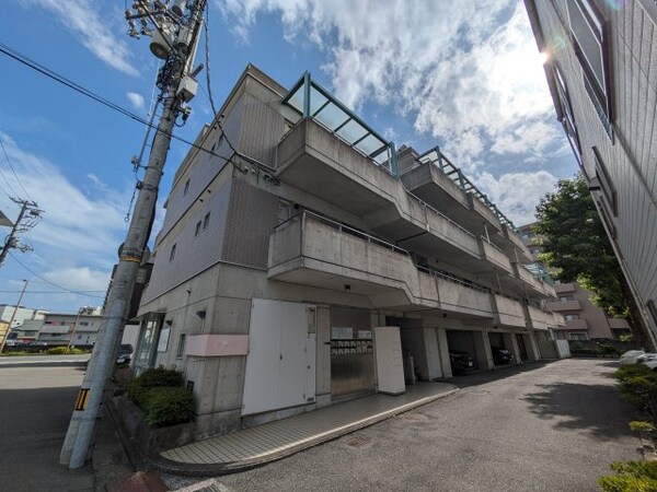 外観(現況が相違する場合は現況を優先致します。)