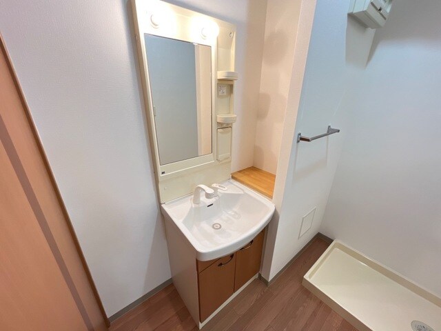 物件内観写真6　(洗髪洗面化粧台)