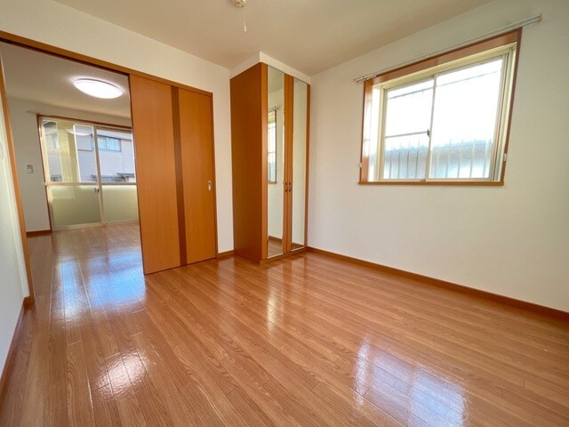 物件内観写真8　(洋室)