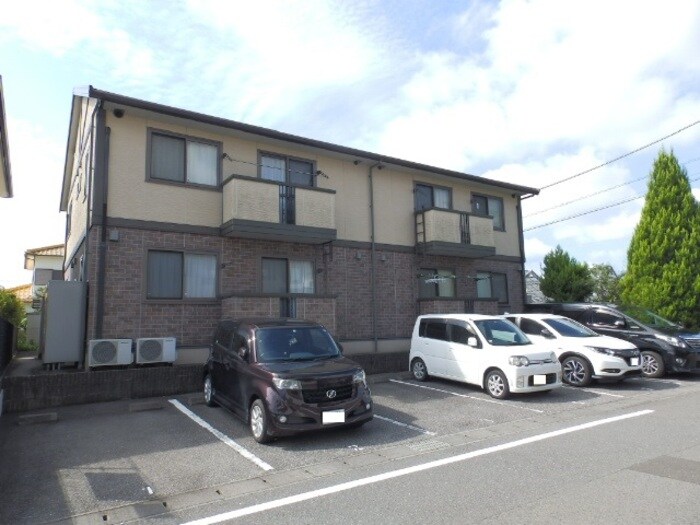 物件外観写真2　(駐車場)