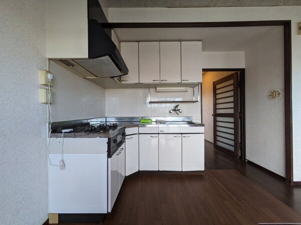 キッチン(2025年8月撮影※現況を優先します。)