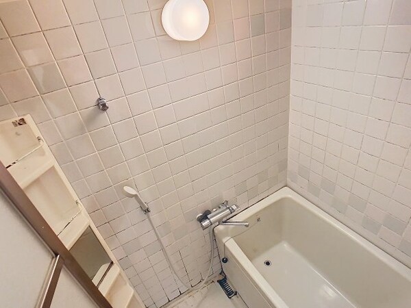 浴室(2024年6月撮影※現況を優先致します。)
