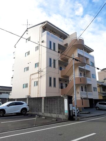 物件外観写真1　(2021年1月撮影)