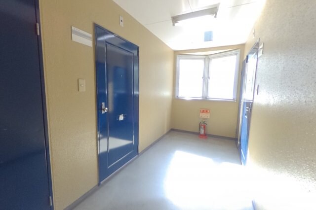 物件内観写真6　(別室の参考写真です（506）。現況を優先します。)