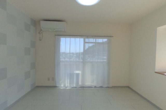 物件内観写真8　(別室の参考写真です（506）。現況を優先します。)