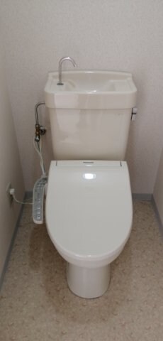 物件内観写真10　(別室の参考写真です（506）。現況を優先します。)