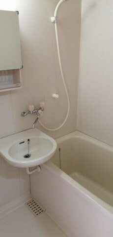 物件内観写真17　(別室の参考写真です（506）。現況を優先します。)