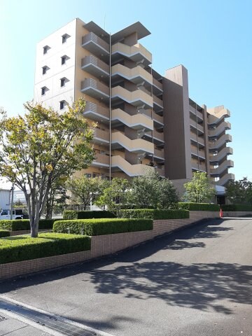 物件外観写真1　(2020年11月撮影)