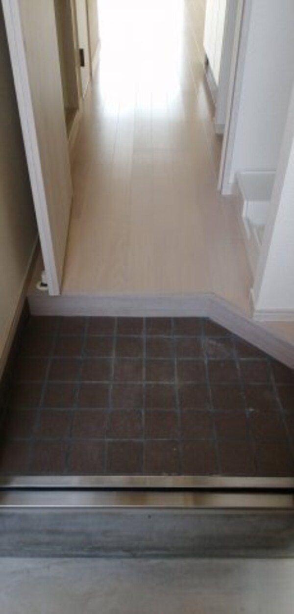 玄関(2020年2月撮影)