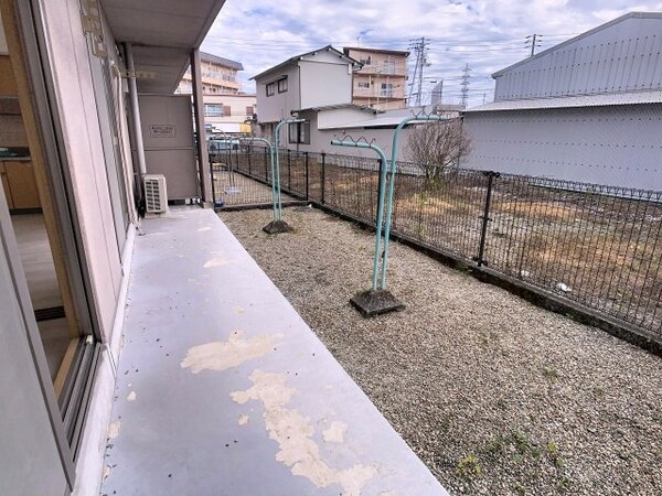 庭(2025年10月撮影)