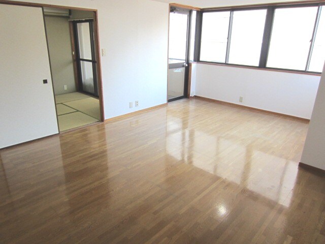 物件内観写真2　(2015年12月撮影)